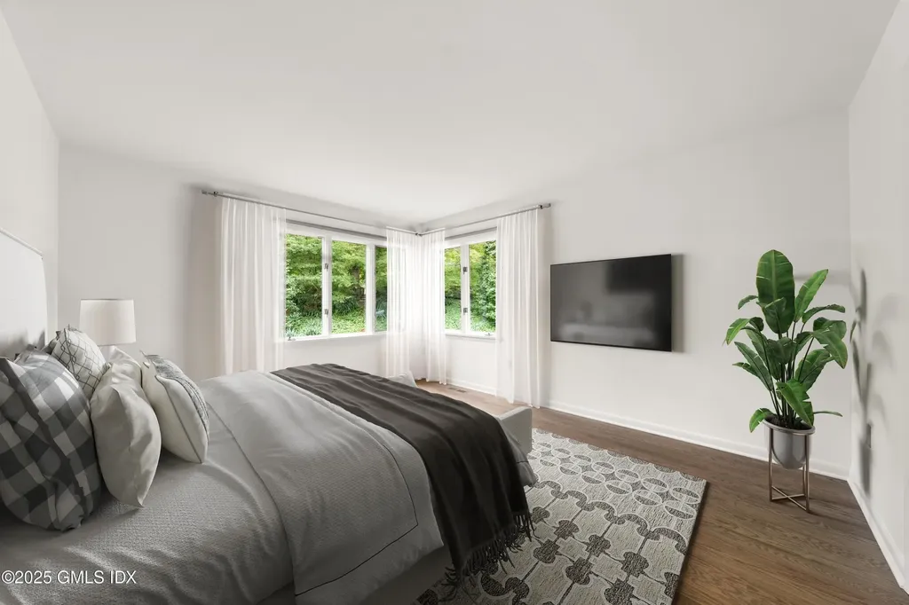 21 Harkim Road Greenwich CT 06831