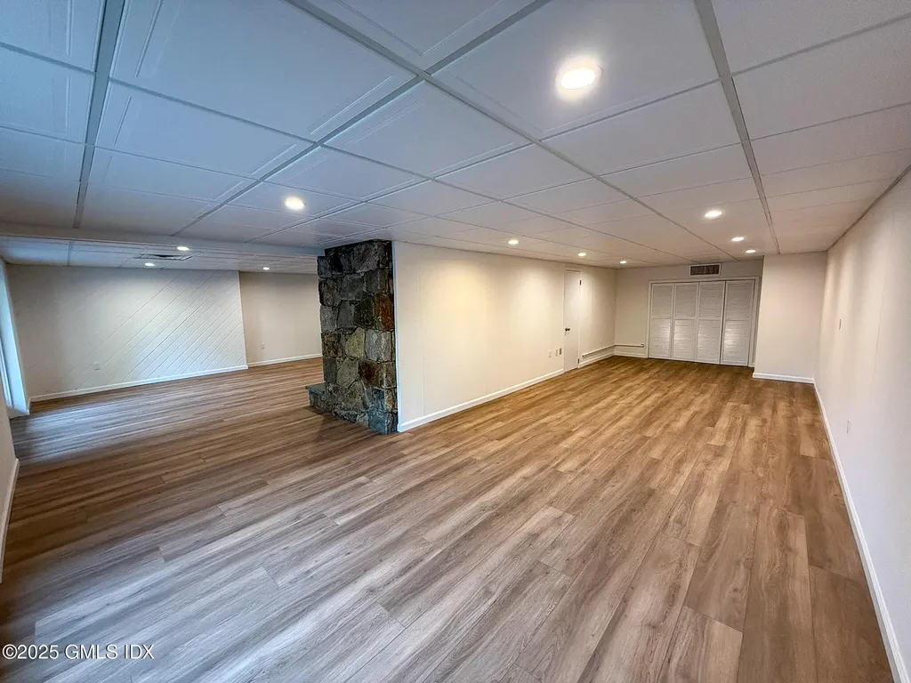 21 Harkim Road Greenwich CT 06831