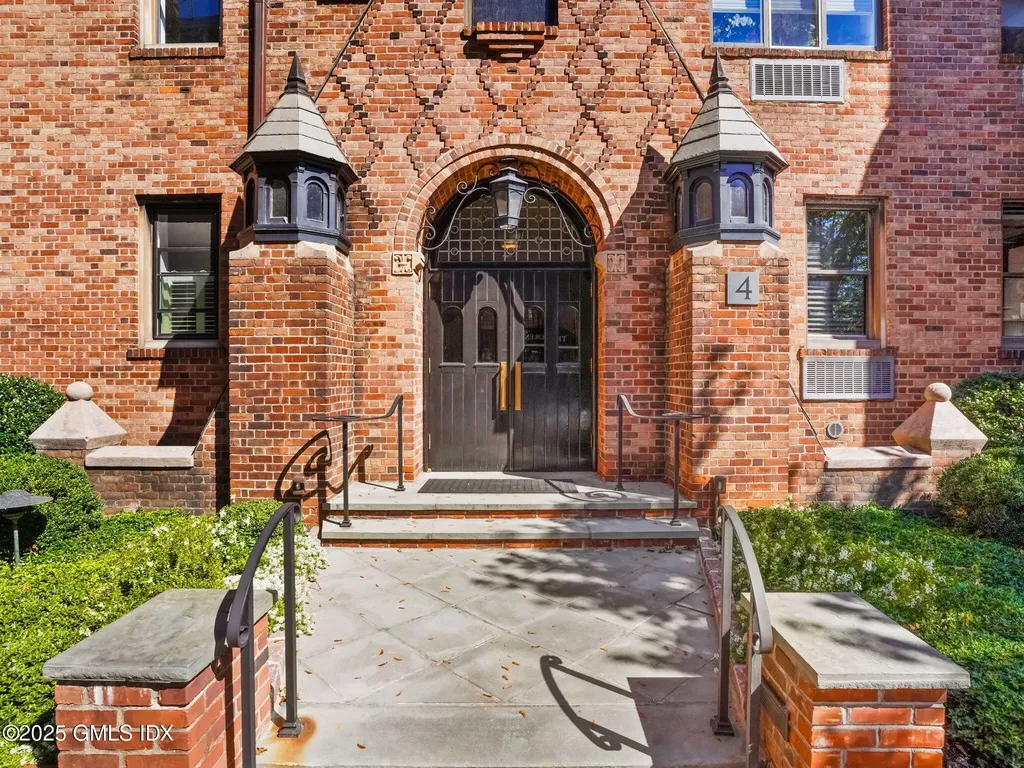 4 Lafayette Court Greenwich CT 06830