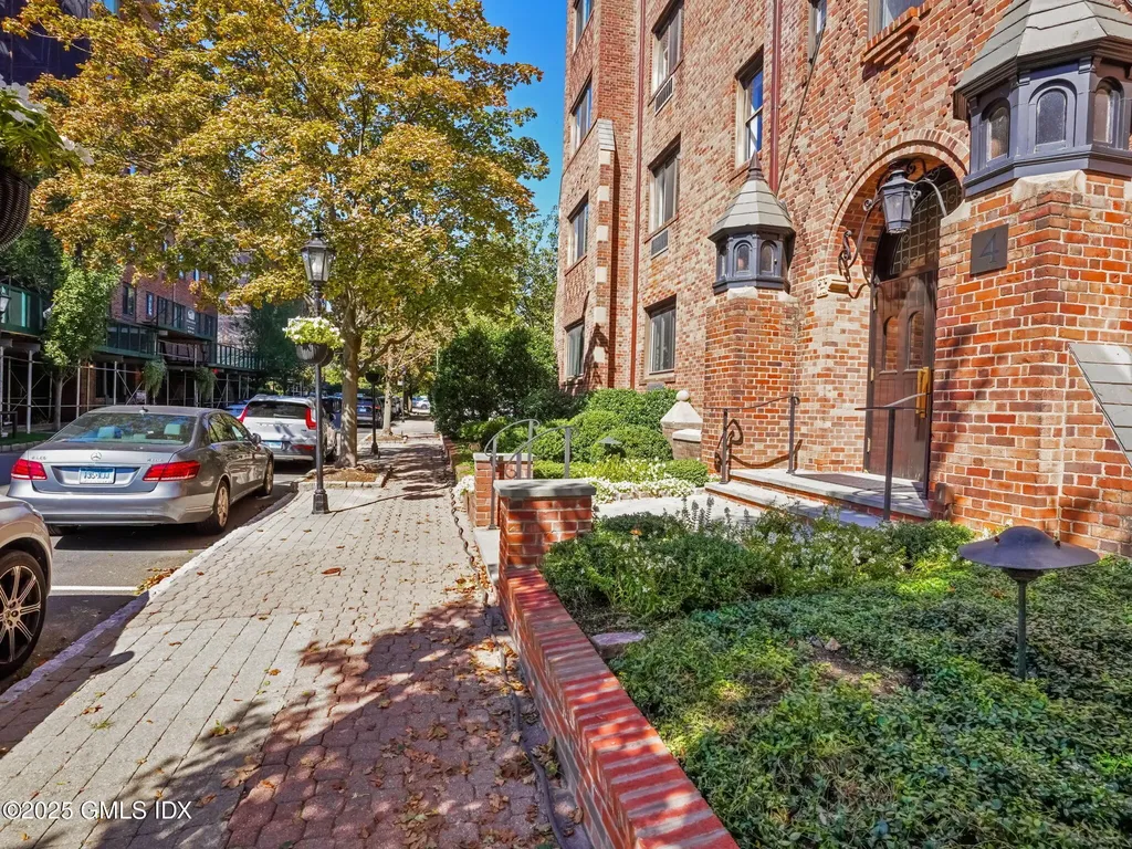 4 Lafayette Court Greenwich CT 06830