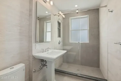 31 East Avenue New Canaan CT 06840