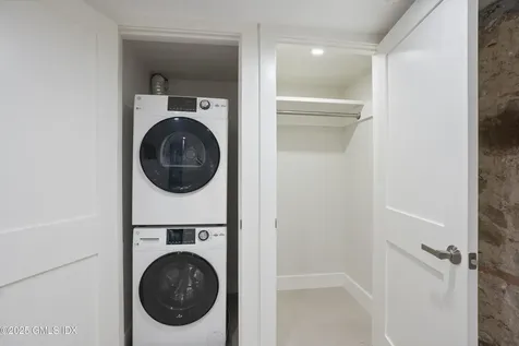 31 East Avenue New Canaan CT 06840