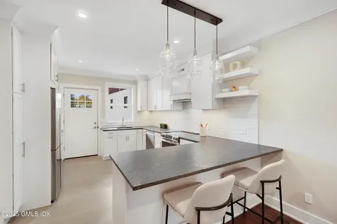 31 East Avenue New Canaan CT 06840