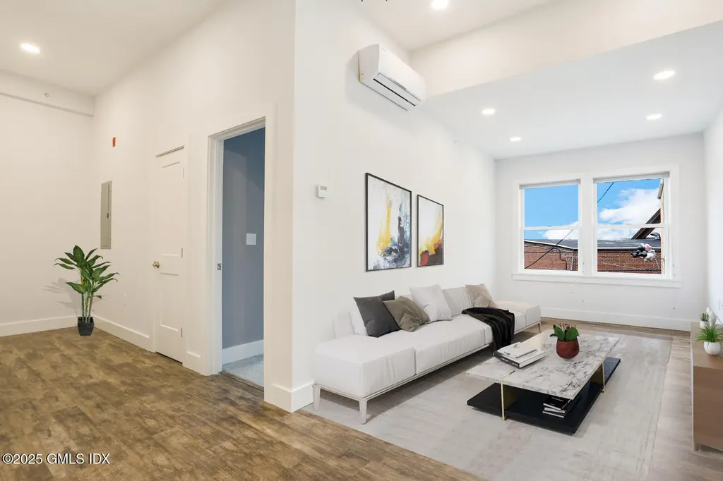 44 Greenwich Avenue Greenwich CT 06830