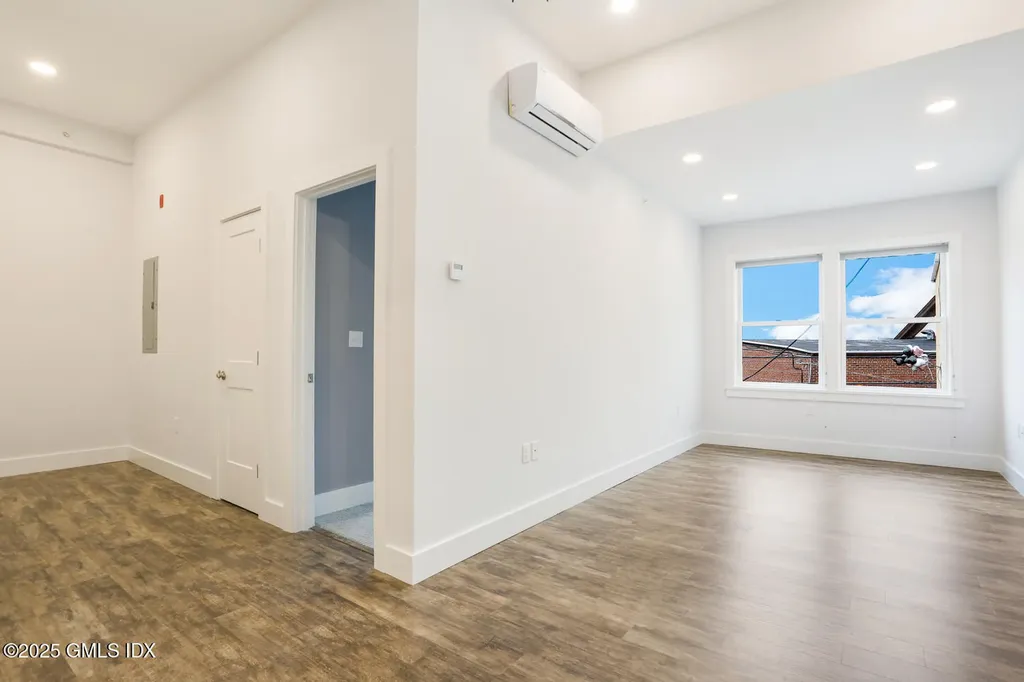 44 Greenwich Avenue Greenwich CT 06830