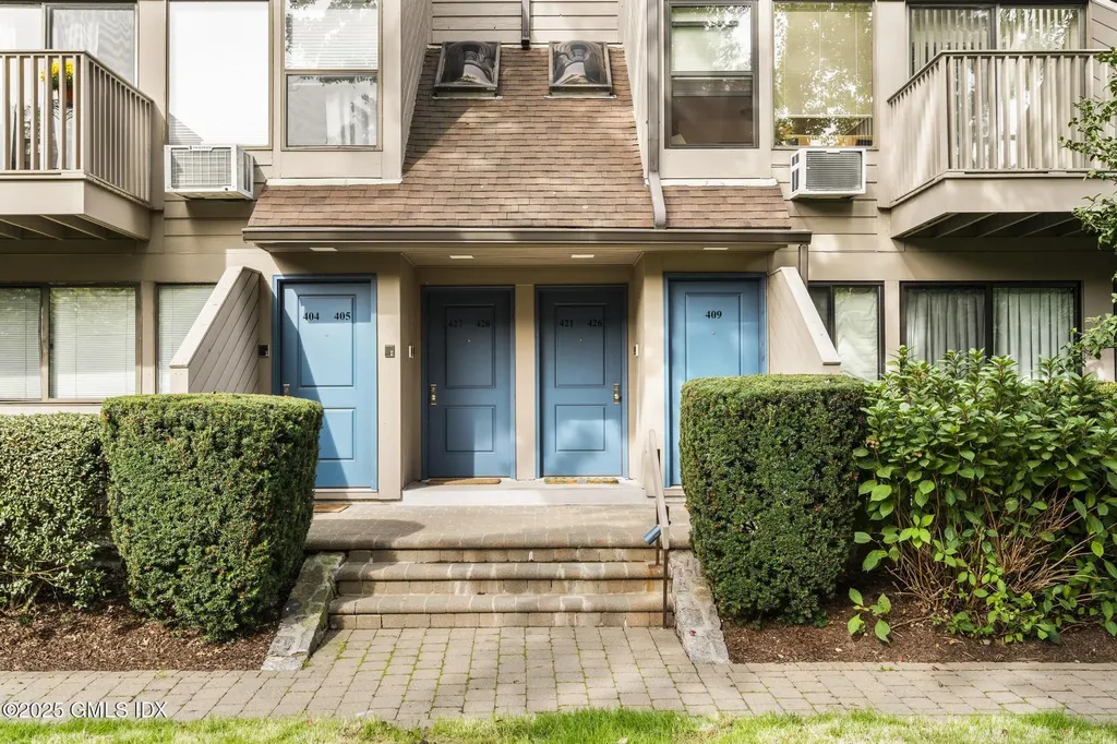 1465 E Putnam Avenue Old Greenwich CT 06870