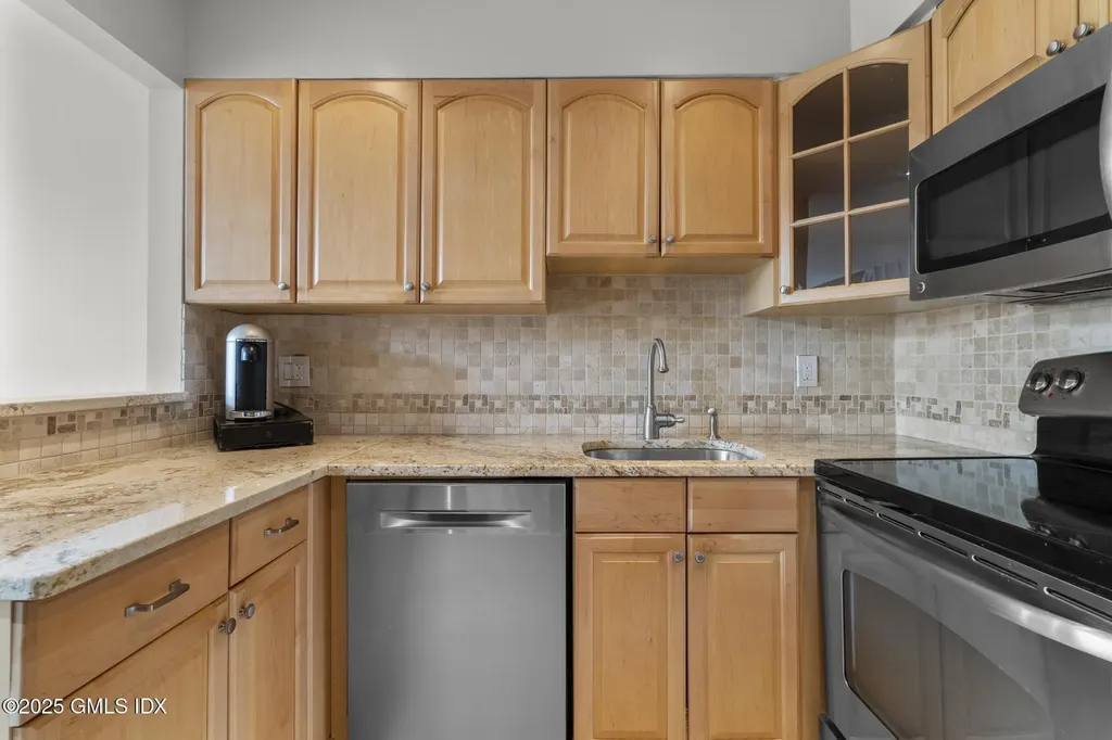 1465 E Putnam Avenue Old Greenwich CT 06870