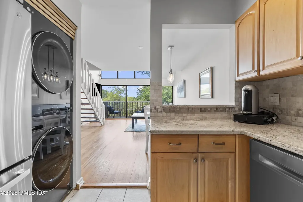 1465 E Putnam Avenue Old Greenwich CT 06870