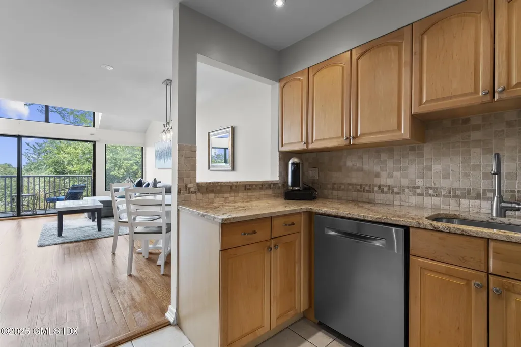 1465 E Putnam Avenue Old Greenwich CT 06870