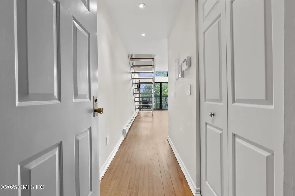 1465 E Putnam Avenue Old Greenwich CT 06870