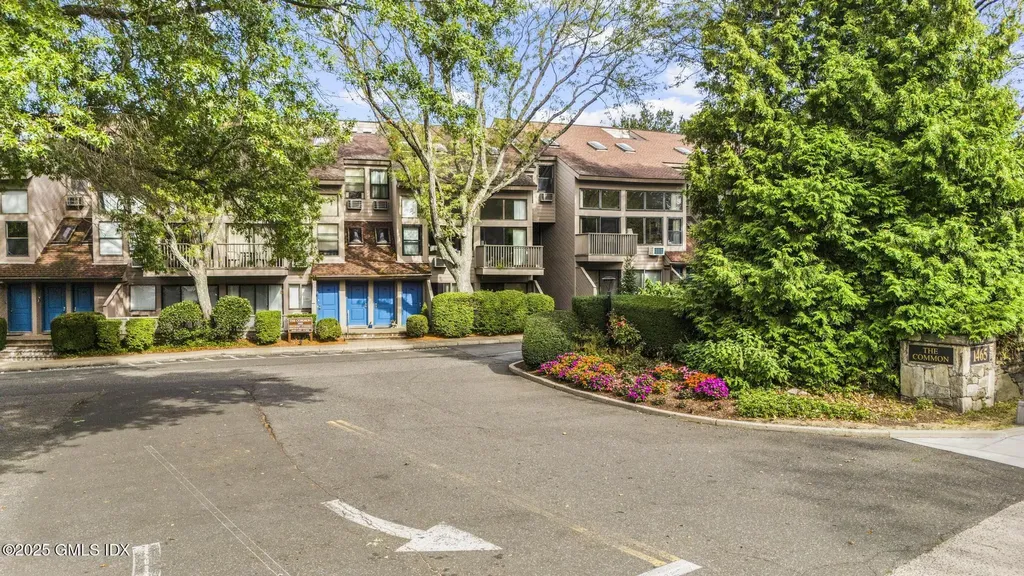 1465 E Putnam Avenue Old Greenwich CT 06870