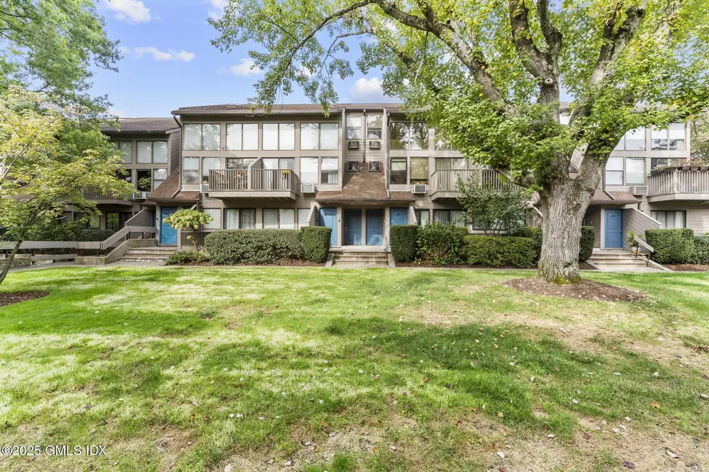 1465 E Putnam Avenue Old Greenwich CT 06870