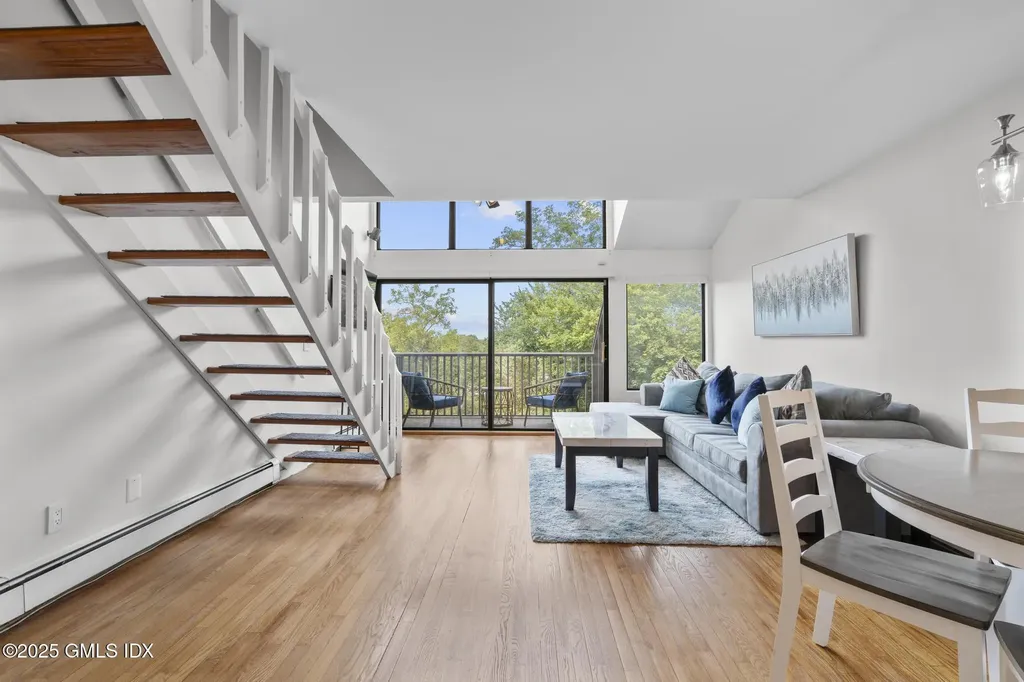 1465 E Putnam Avenue Old Greenwich CT 06870