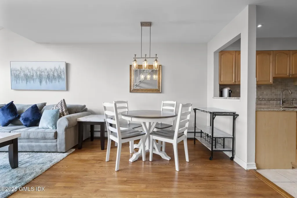 1465 E Putnam Avenue Old Greenwich CT 06870