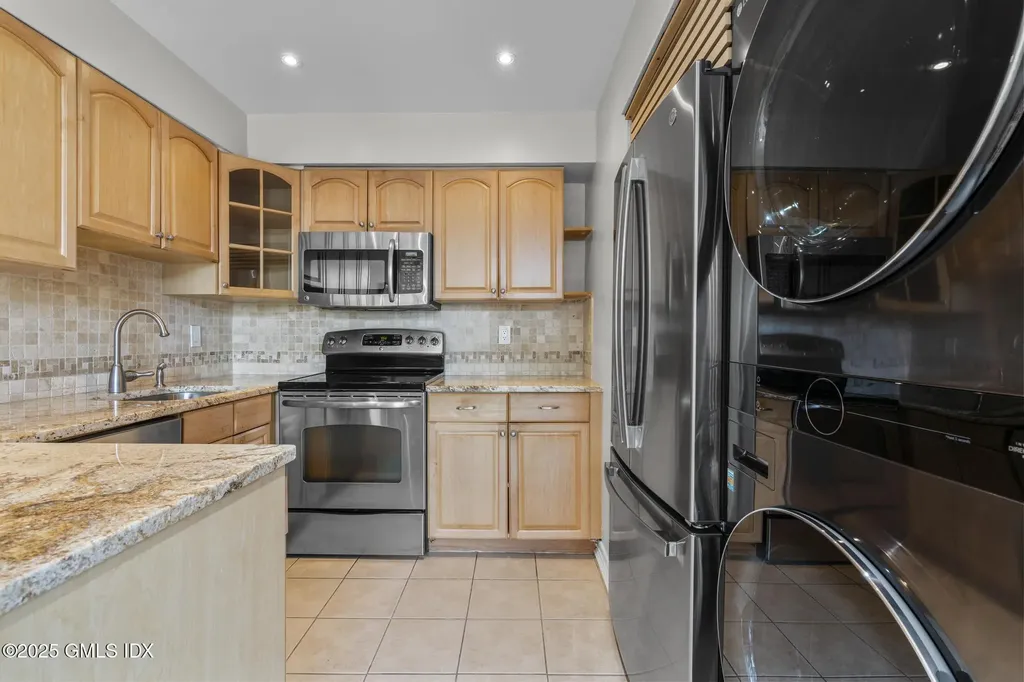 1465 E Putnam Avenue Old Greenwich CT 06870