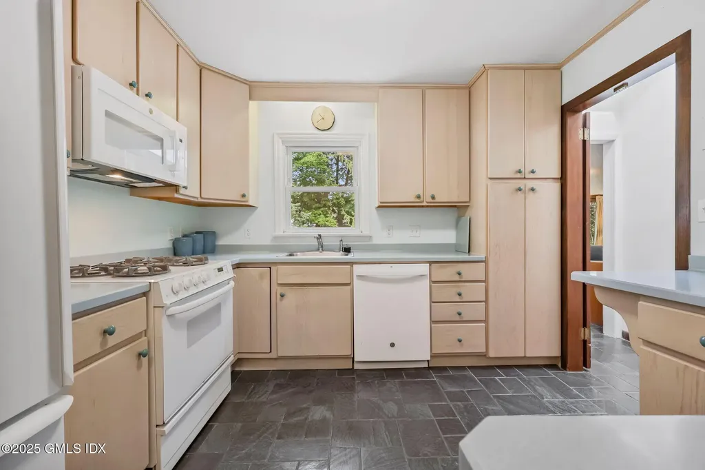 23 Silver Beech Road Riverside CT 06878