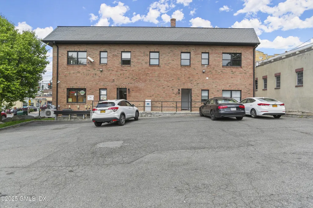 9 S Water Street Greenwich CT 06830