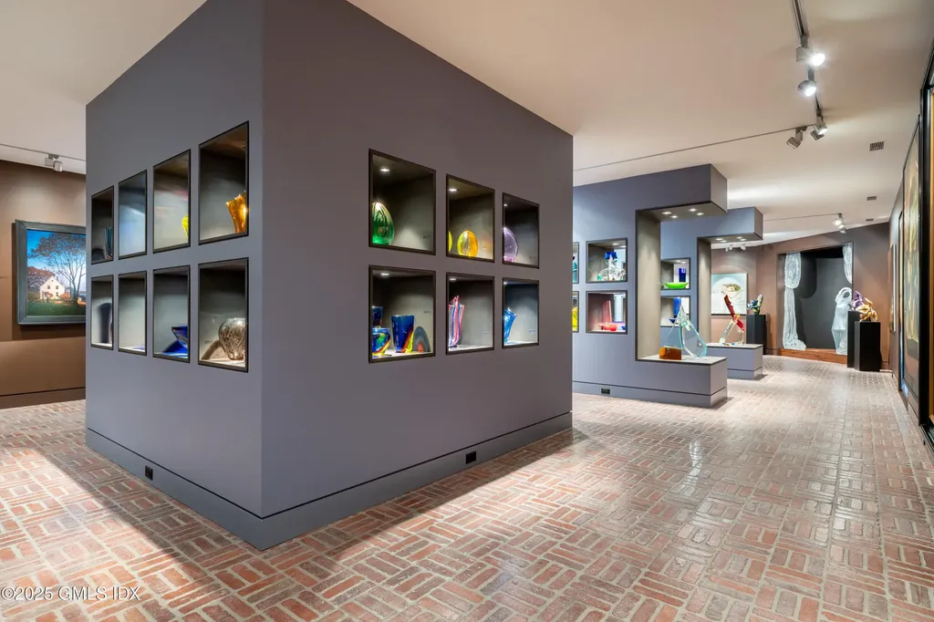 71 N Porchuck Road Greenwich CT 06831