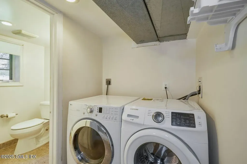 39 Mallard Drive Greenwich CT 06830