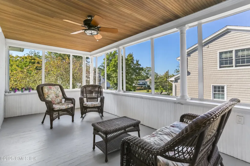 38 Van Rensselaer Avenue Stamford CT 06902