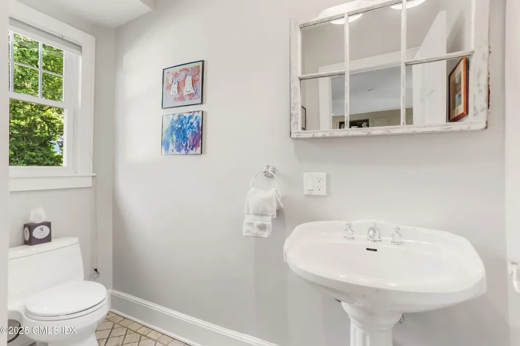 38 Van Rensselaer Avenue Stamford CT 06902