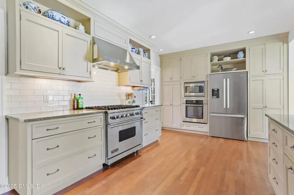 38 Van Rensselaer Avenue Stamford CT 06902