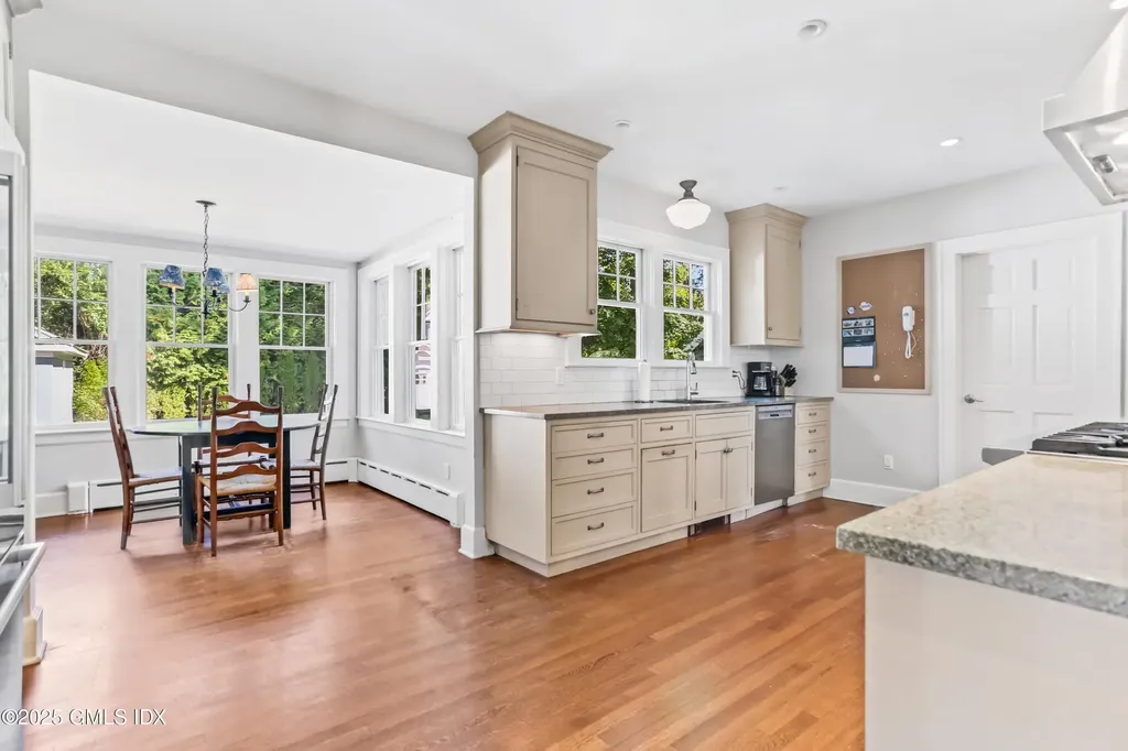 38 Van Rensselaer Avenue Stamford CT 06902