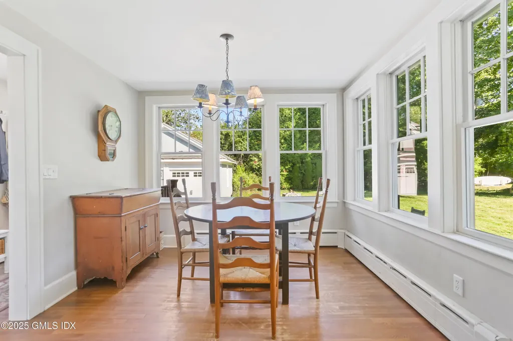 38 Van Rensselaer Avenue Stamford CT 06902