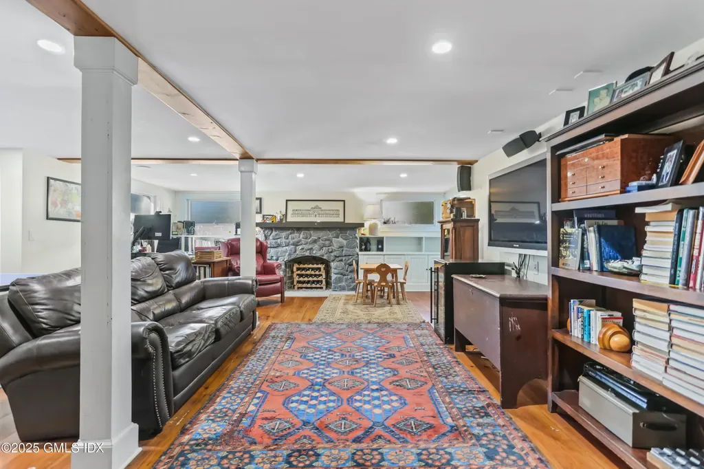 38 Van Rensselaer Avenue Stamford CT 06902