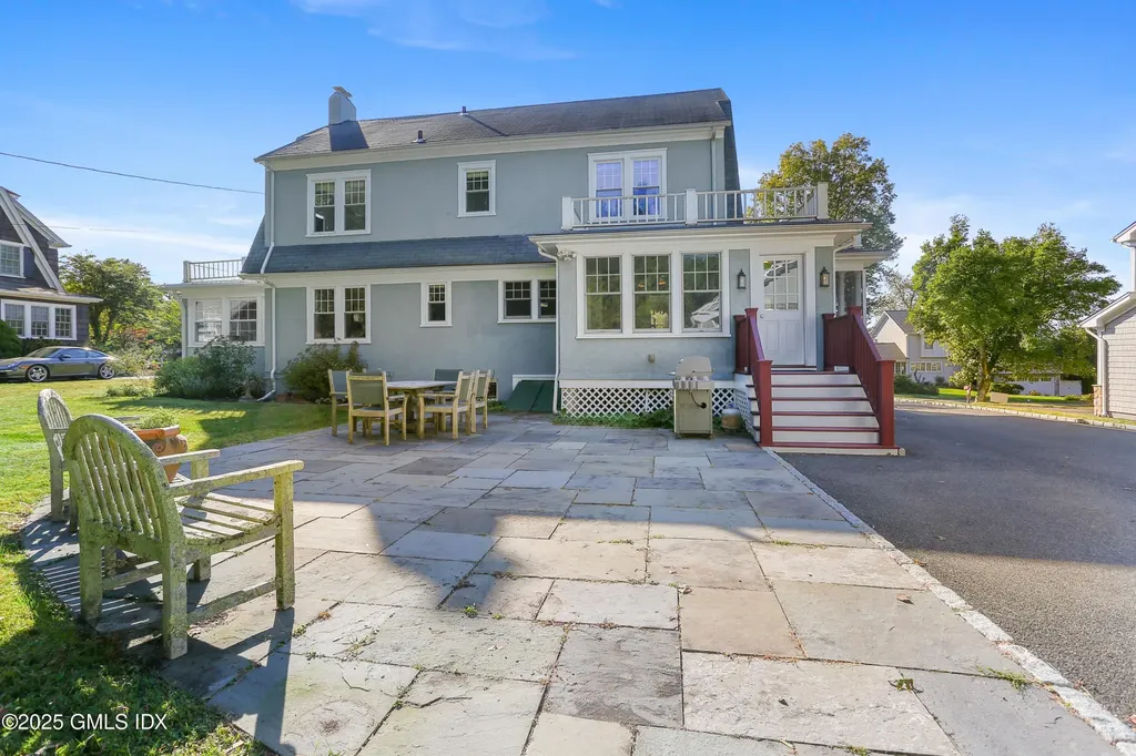 38 Van Rensselaer Avenue Stamford CT 06902