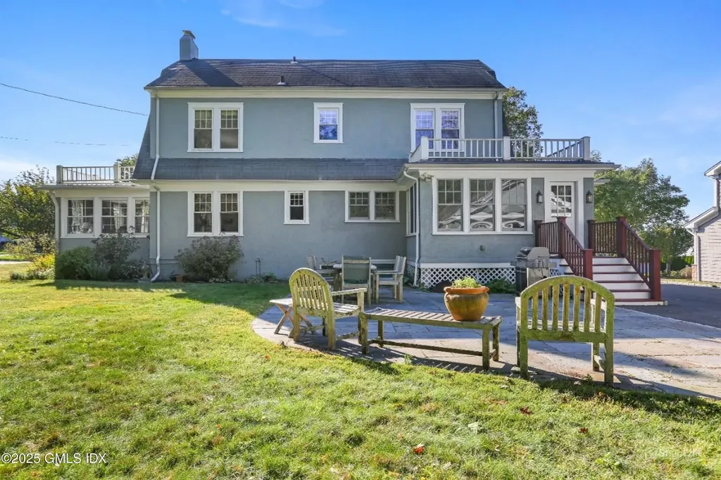 38 Van Rensselaer Avenue Stamford CT 06902