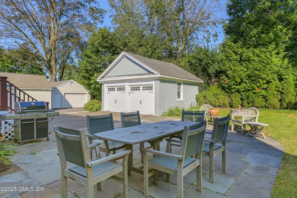 38 Van Rensselaer Avenue Stamford CT 06902