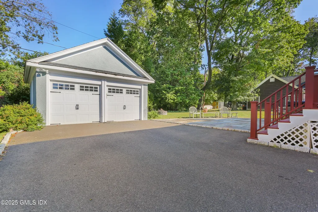 38 Van Rensselaer Avenue Stamford CT 06902