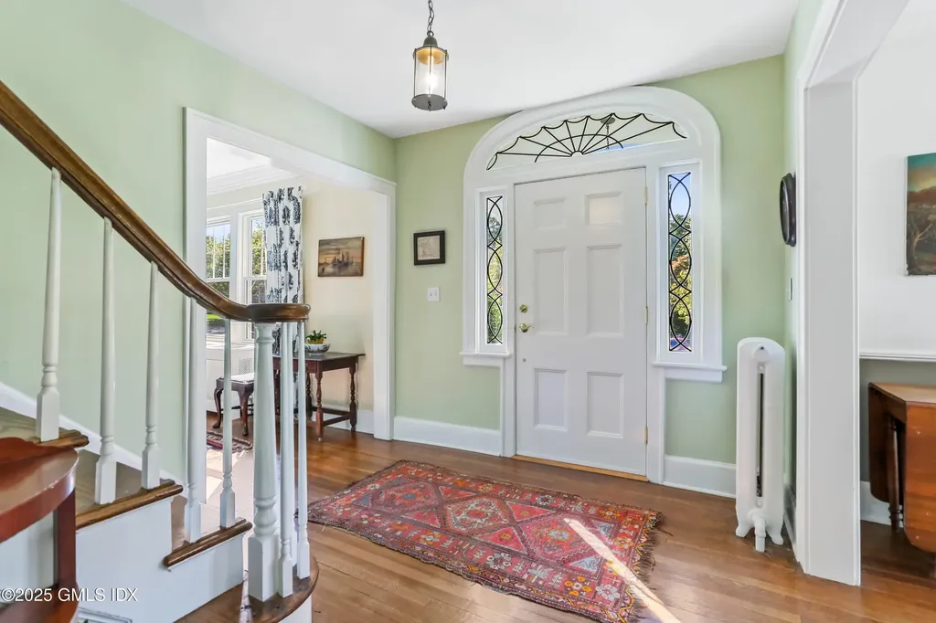 38 Van Rensselaer Avenue Stamford CT 06902