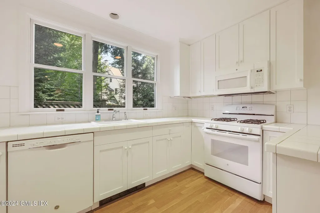 14 Grove Lane Greenwich CT 06831