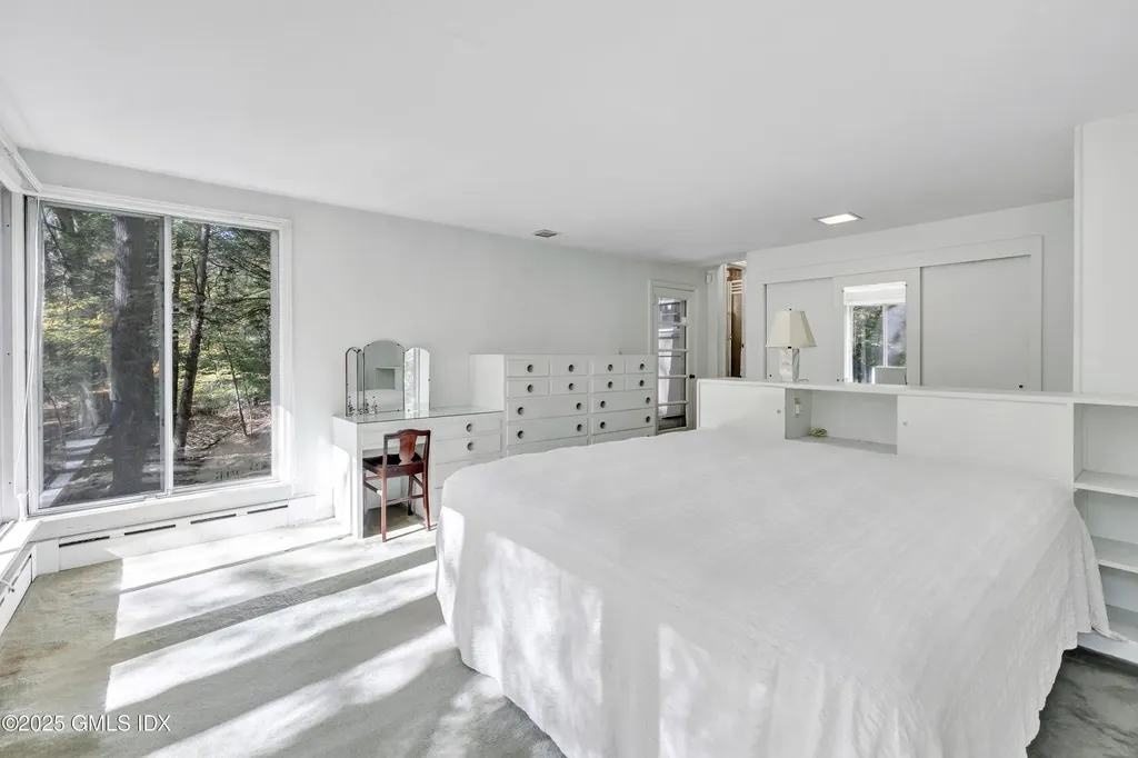 9 Corrigan Lane Greenwich CT 06831