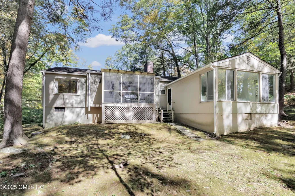 9 Corrigan Lane Greenwich CT 06831