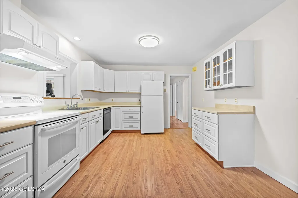 72 Glenville Street Greenwich CT 06831