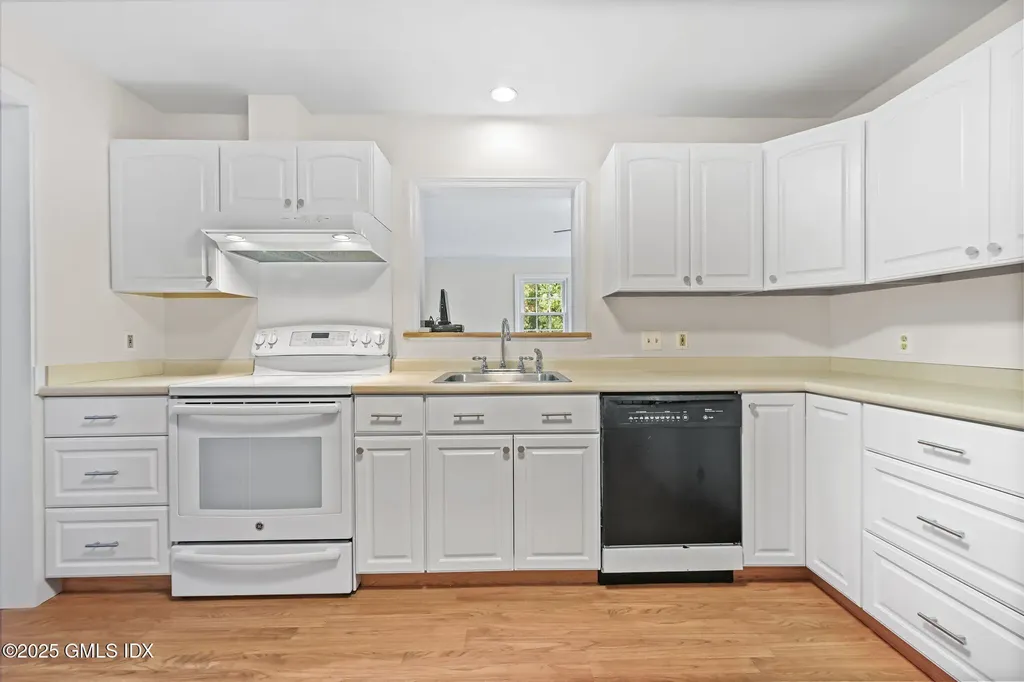 72 Glenville Street Greenwich CT 06831