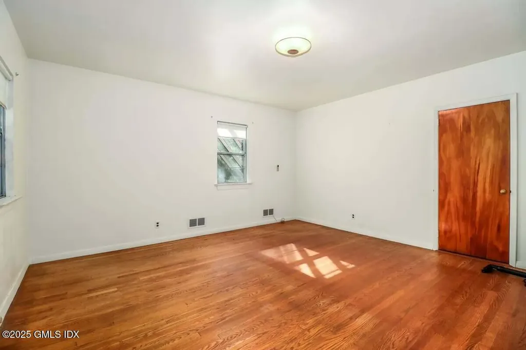 32 Locust Road Greenwich CT 06831