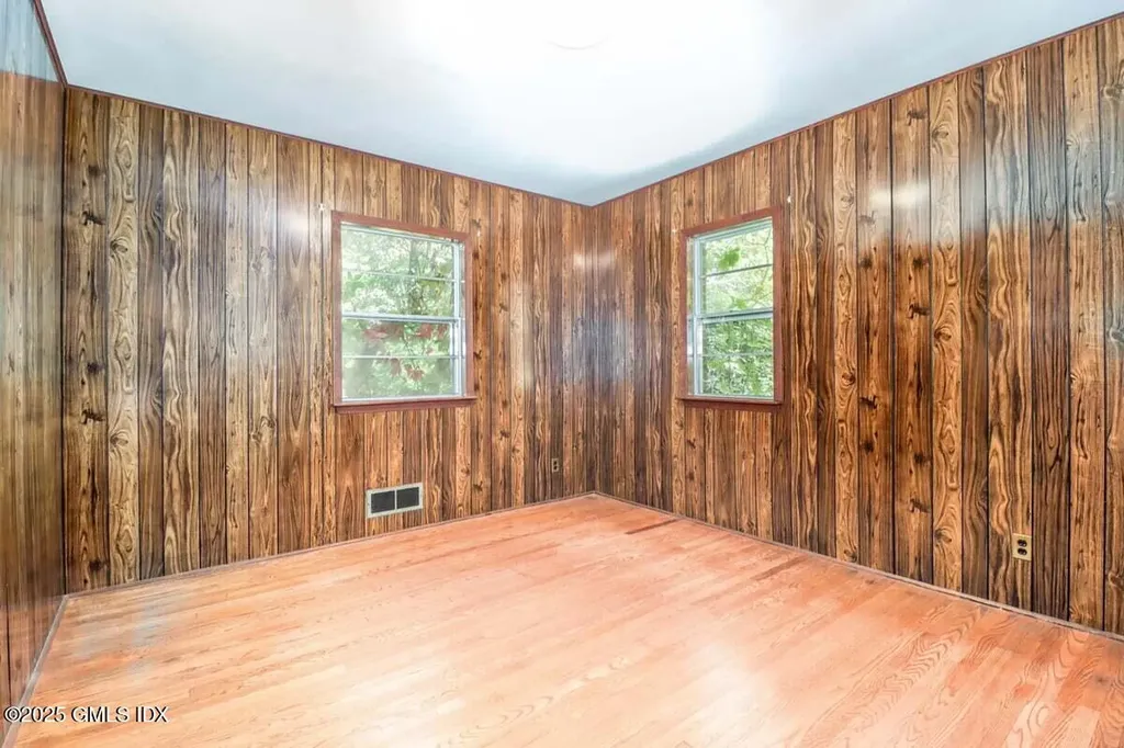 32 Locust Road Greenwich CT 06831