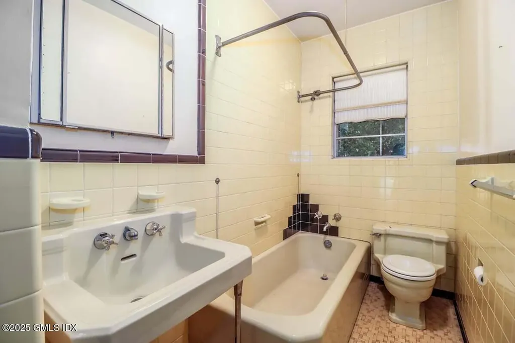 32 Locust Road Greenwich CT 06831