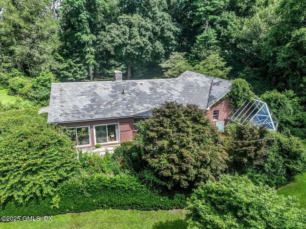 32 Locust Road Greenwich CT 06831