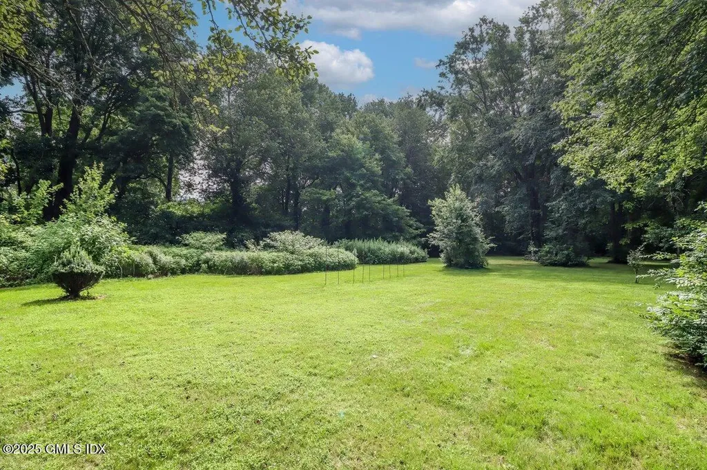 32 Locust Road Greenwich CT 06831