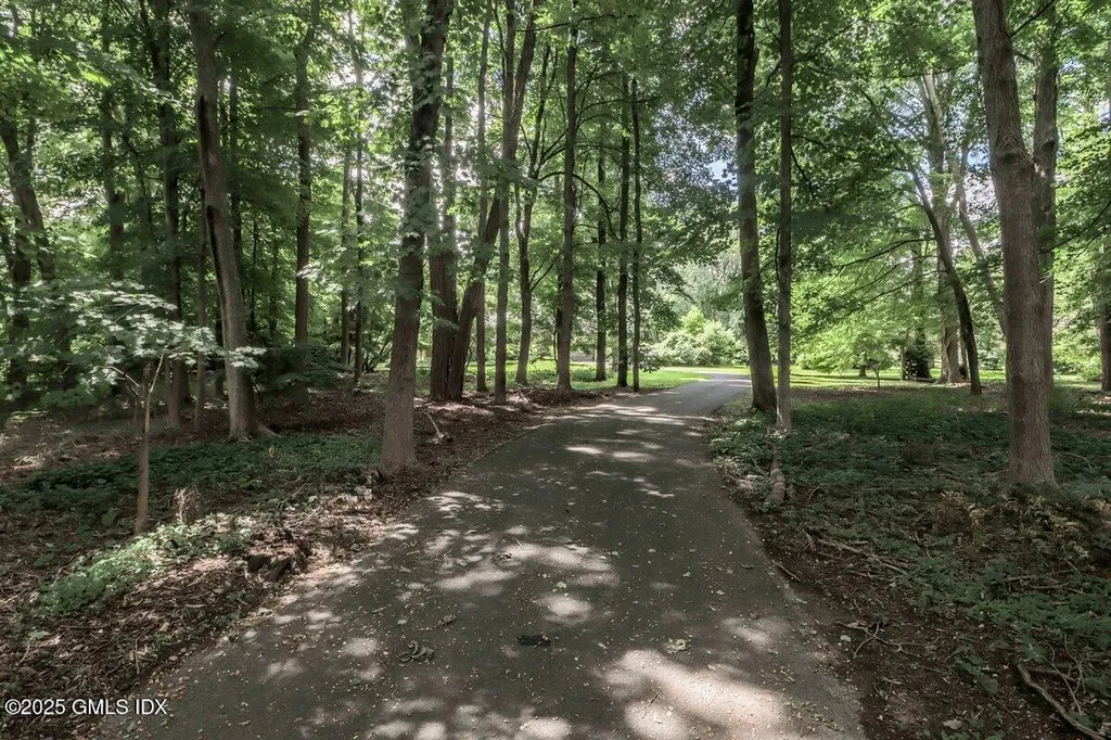 32 Locust Road Greenwich CT 06831