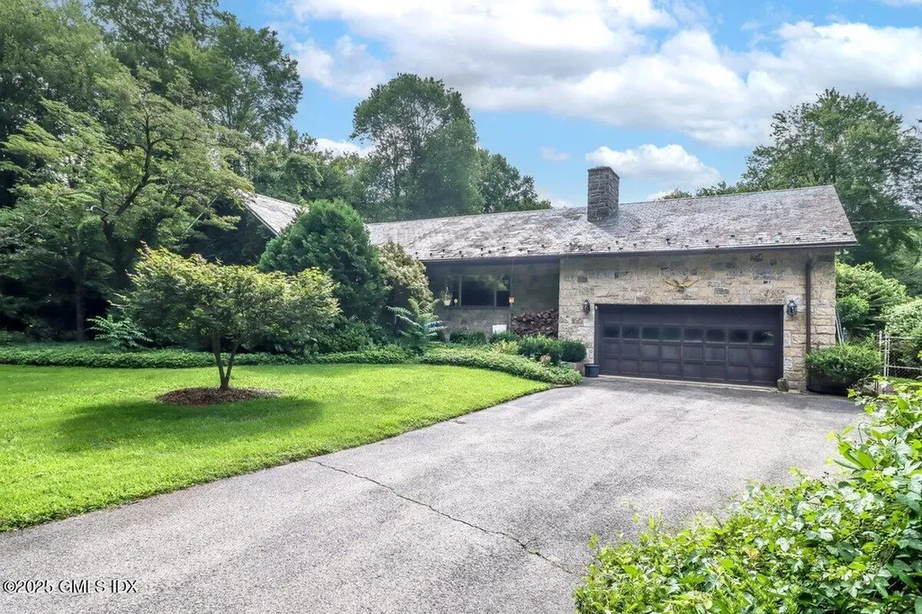 32 Locust Road Greenwich CT 06831