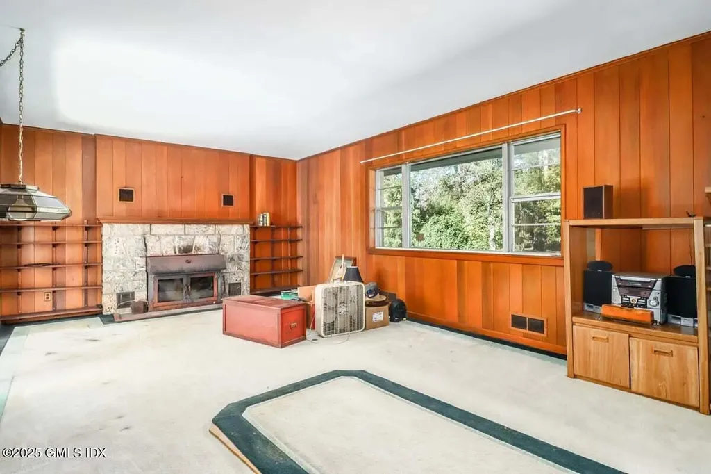 32 Locust Road Greenwich CT 06831