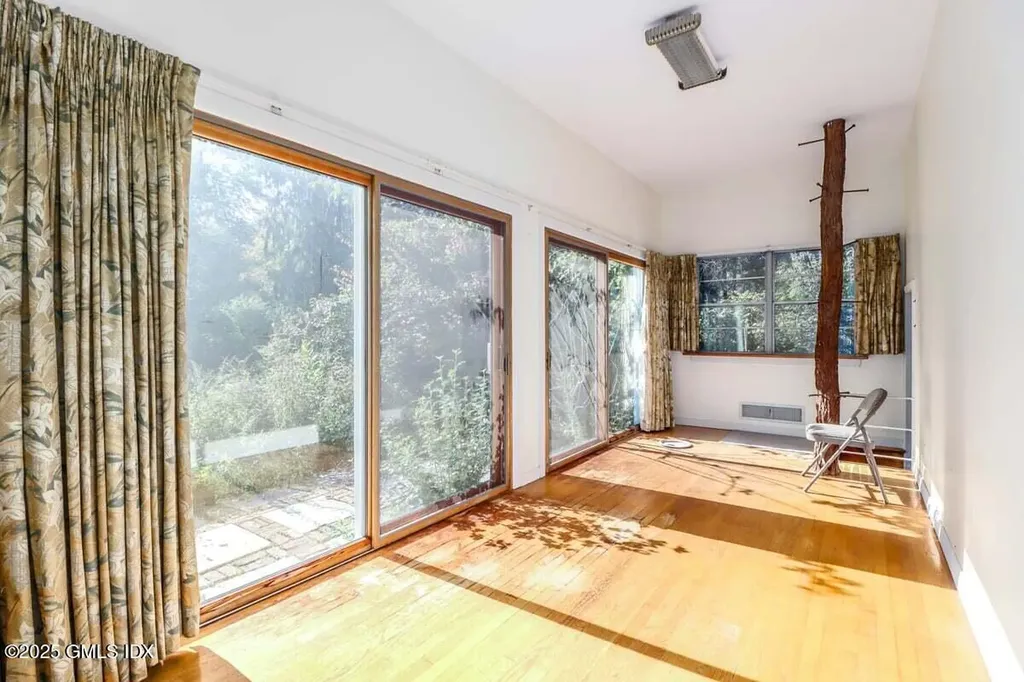 32 Locust Road Greenwich CT 06831