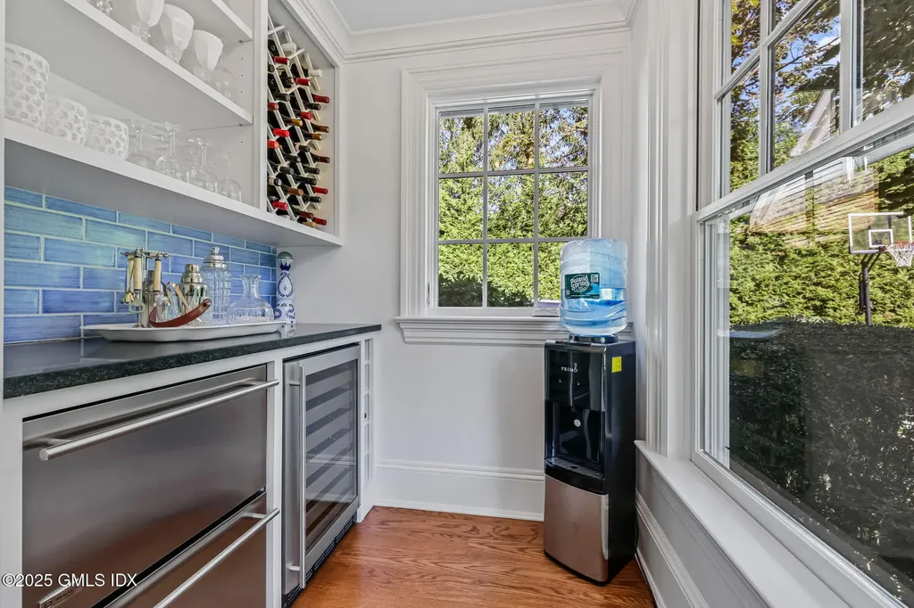 6 Gilliam Lane Riverside CT 06878