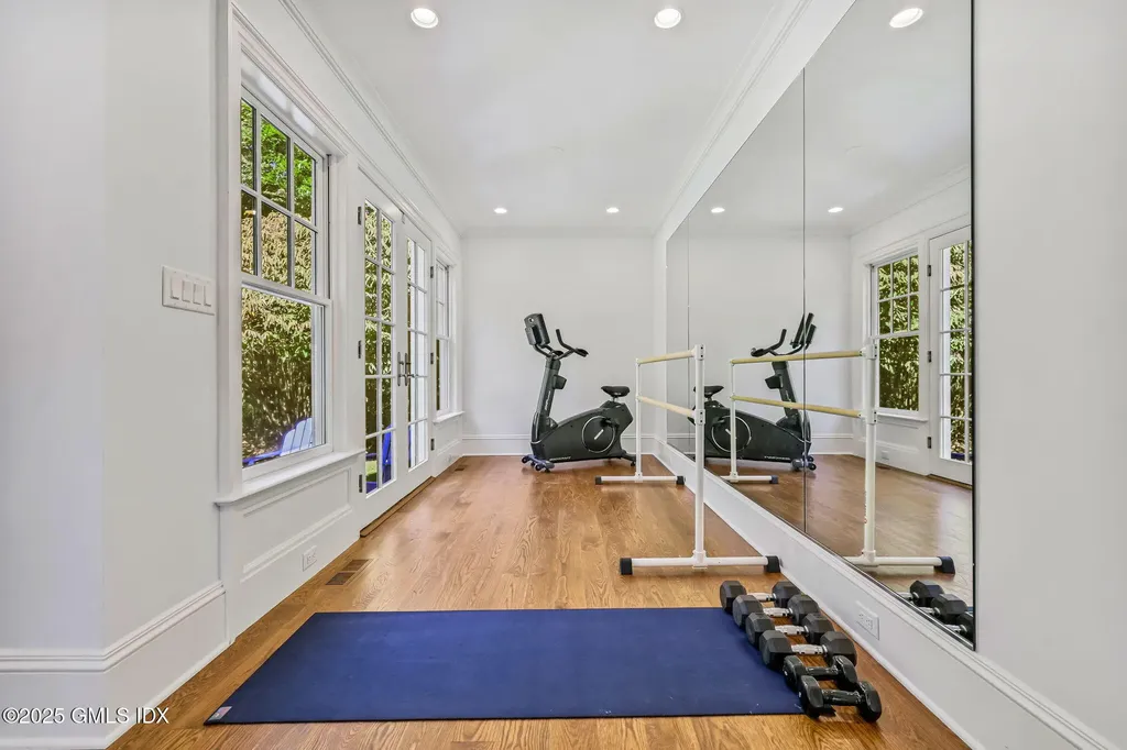 6 Gilliam Lane Riverside CT 06878